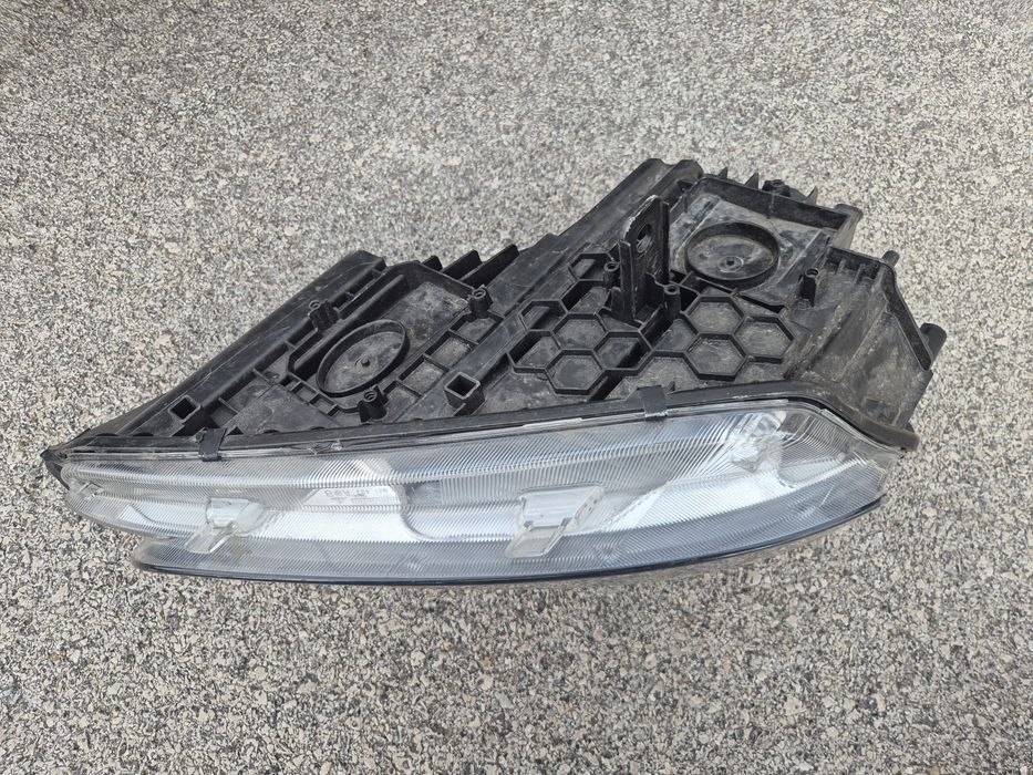 Десен фар Skoda Yeti фарове Шкода Йети