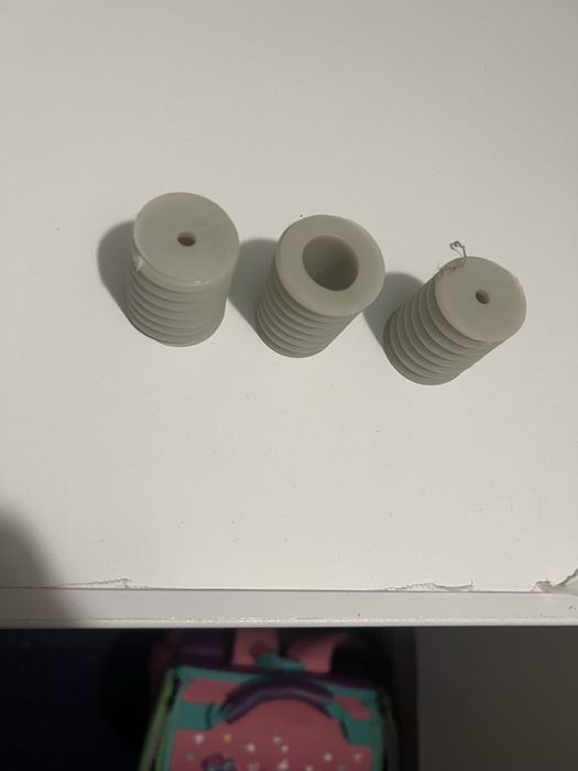 Продам калпачки  для изолятора