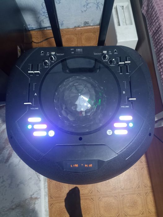 Продам колонку  DEXP V880.