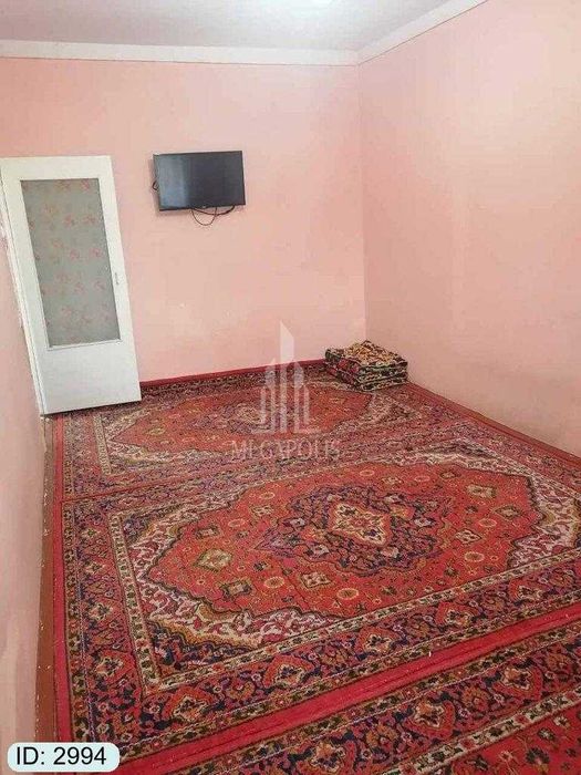 SOTILADI №2994 5-mikrorayon jomiy 13maktab tarafda 2xonalik uy sotuvda