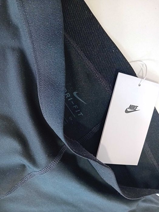 Черен клин NIKE PRO