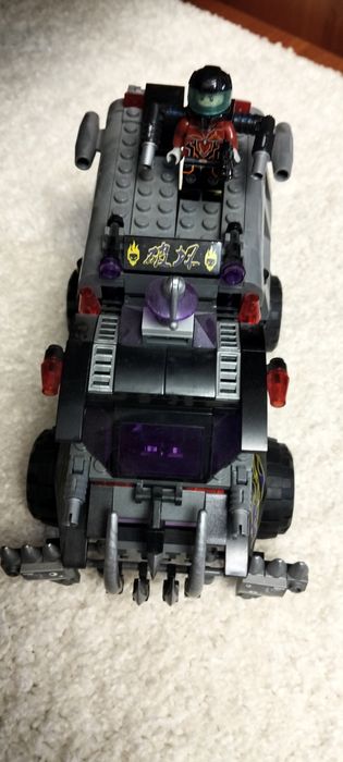 Машина собранная Lego