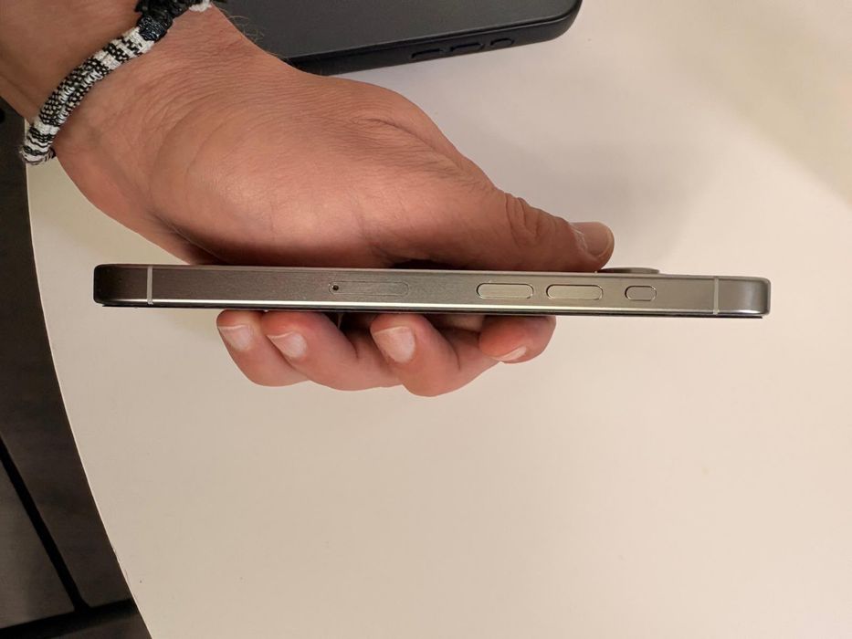 Vand iphone 15 Pro impecabil