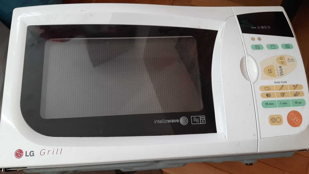 Cuptor cu microunde LG Grill