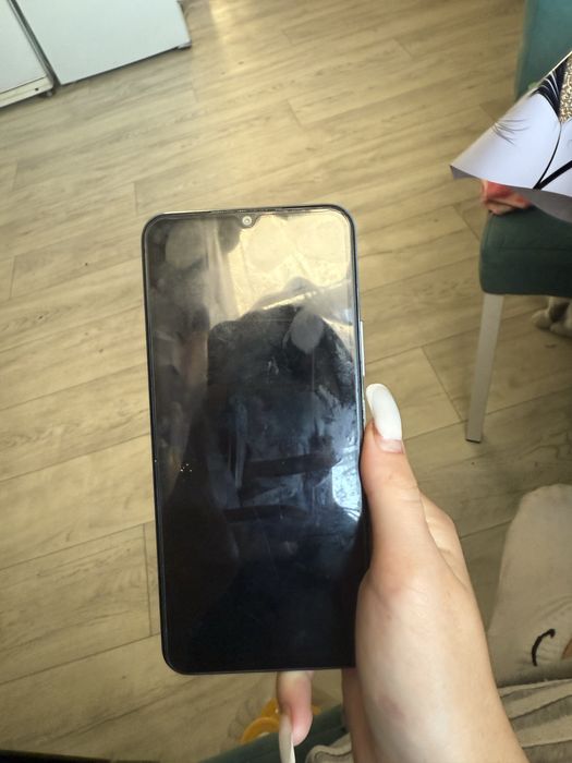 Продаются телефон vivo Y21