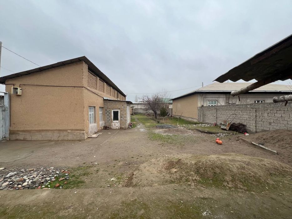 Uy sotiladi sro'chnaa 123 min $ qberamiz