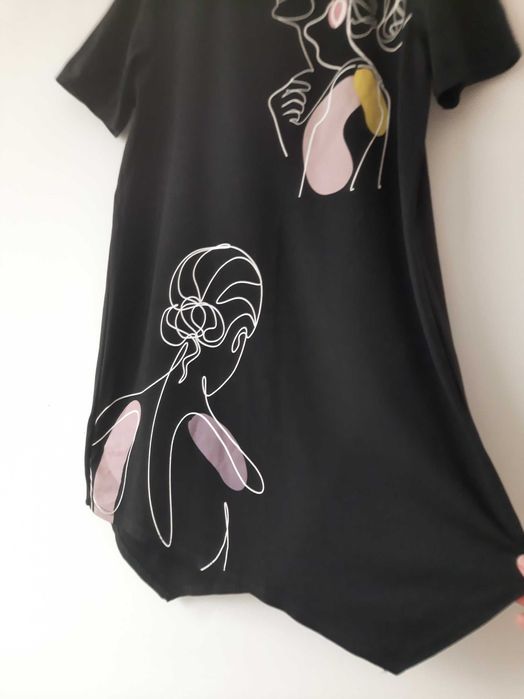 Къса черна рокля, с принт