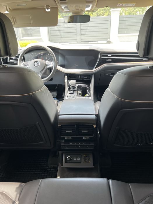 Vând VW Touareg 10/2019
