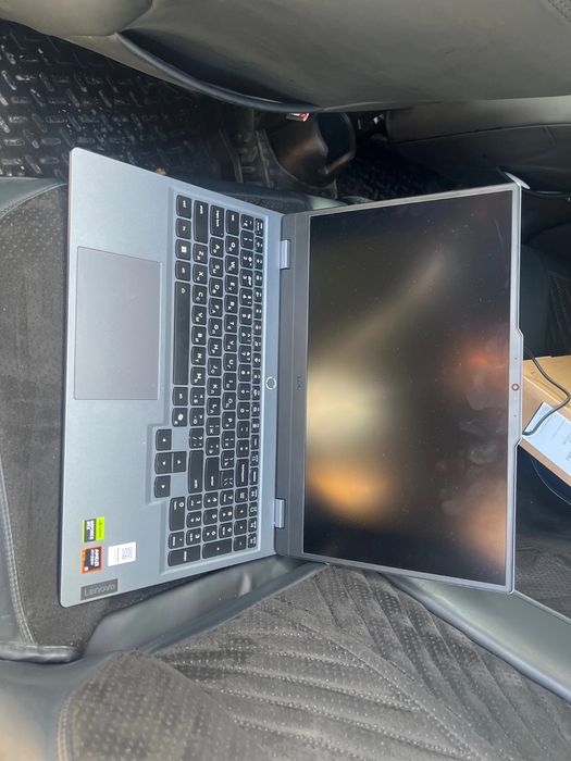 ноутбук LENOVO LOQ