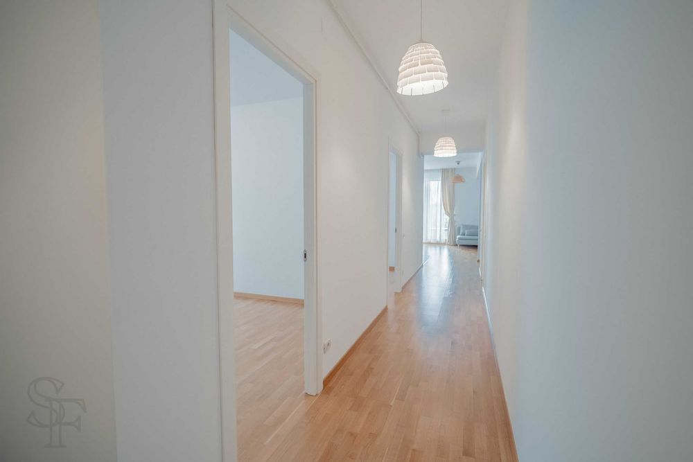 Apartament de 4 camere cu loc de parcare in Laguna Residence -