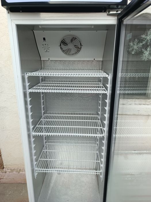 Холодильник  срочно продаются