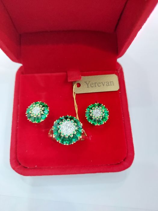 Продам бриллиантовый комплект