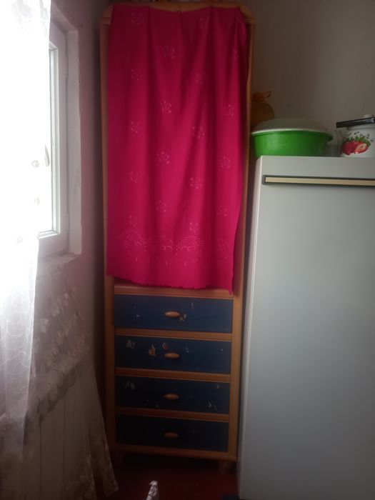 Шкаф детскии бу 4-де сатылады