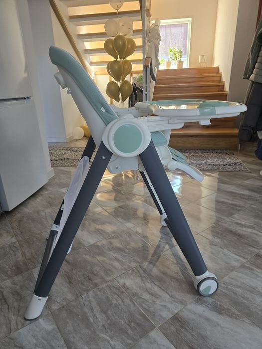Детский стульчик для кормления