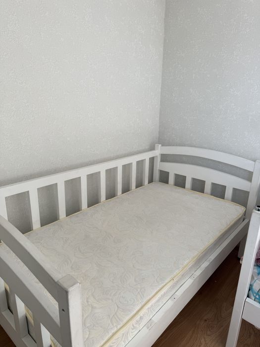 продается кровать