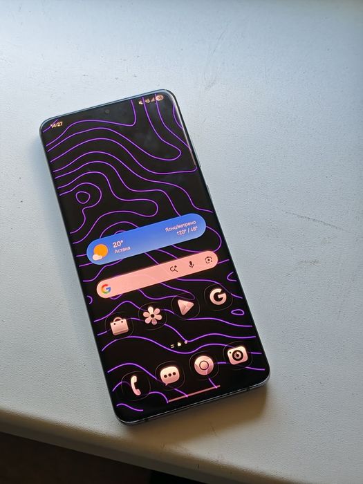Samsung s20+ в хорошем состоянии