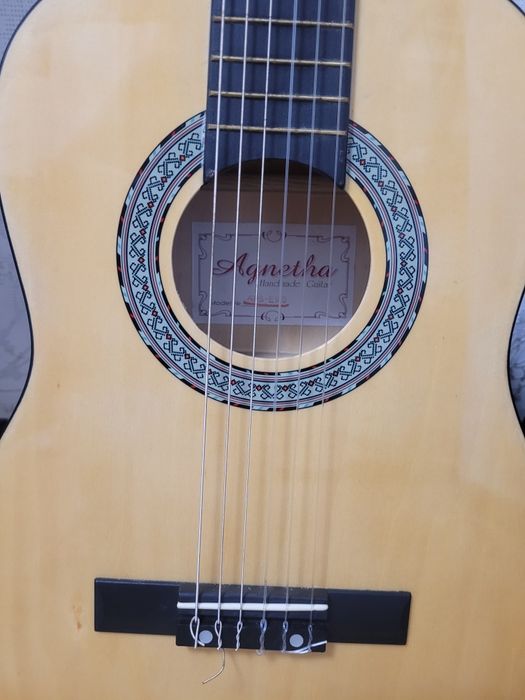 Продам гитару в отличном состоянии