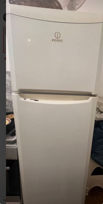 Vând mobilier și electrocasnice