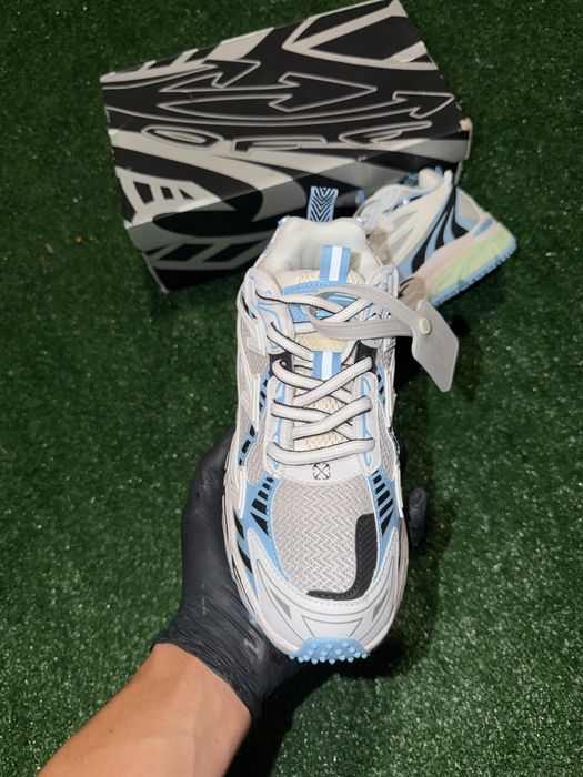 Off White Be Right Back