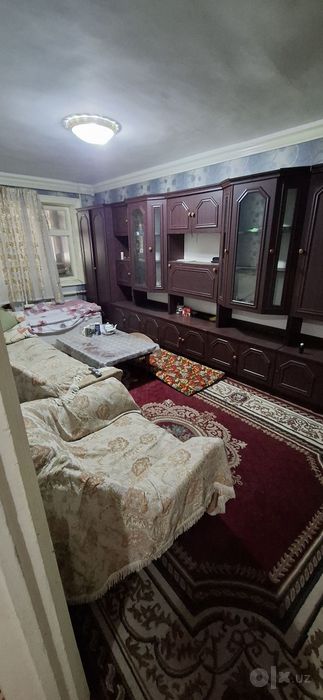 3-х комнатная квартира в центре Ангрена