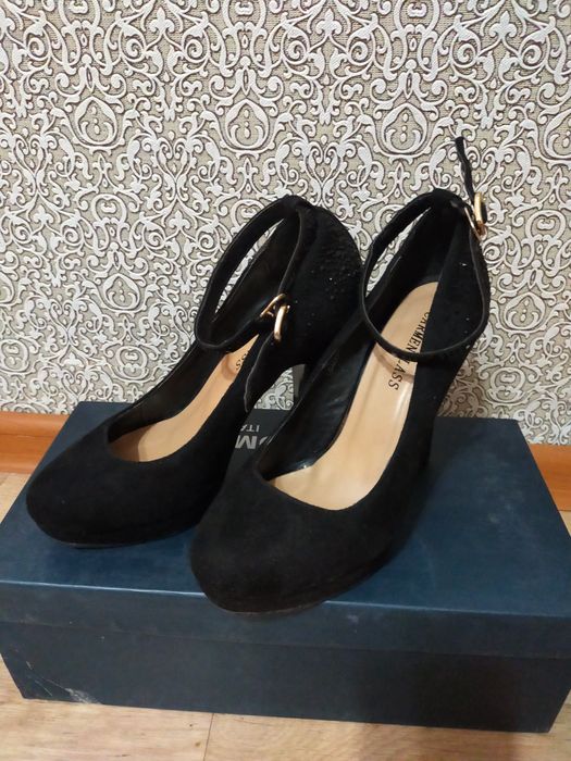 Продам туфли замшевые