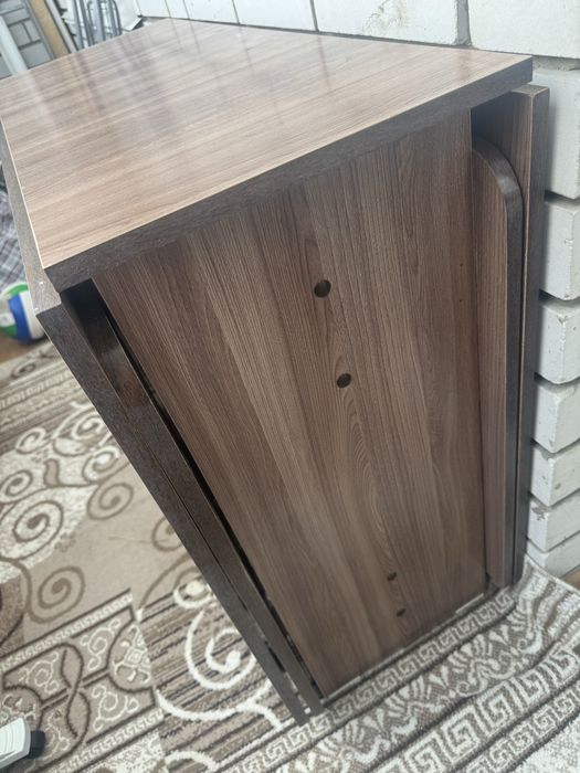 стол 3 м. в отличном состоянии