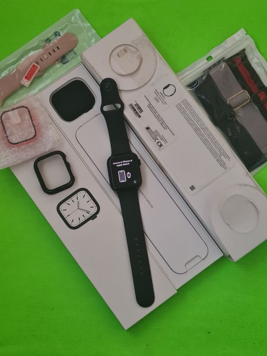 Apple Watch  7  GPS  45mm  -  Full Box  - Apeluri