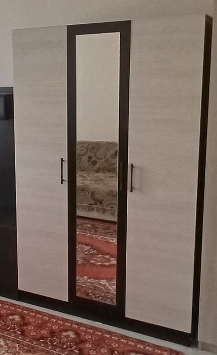 Продам три разных шкафа в отличном состоянии