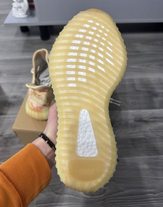 Yeezy 350 (Max oat)