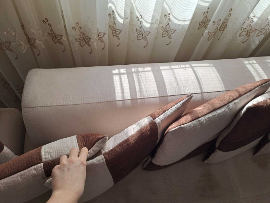 НАМАЛЕН! СПЕШНО! Ъглов диван с възглавници!