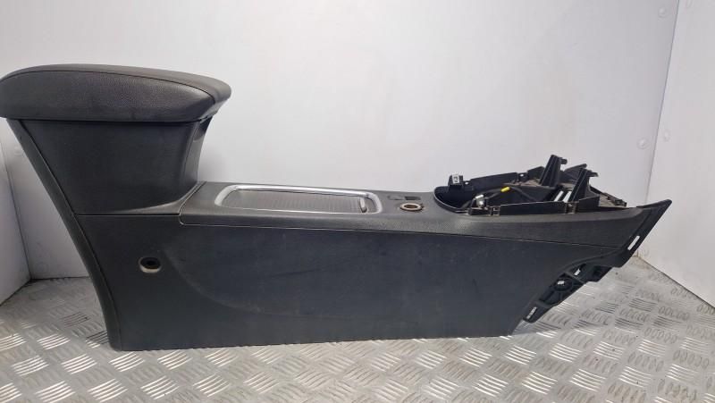 Cotiera cu cablaj si port USB Opel Astra K