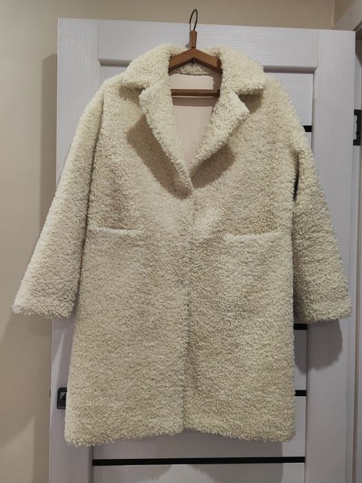 Шуба б/у, молочный цвет