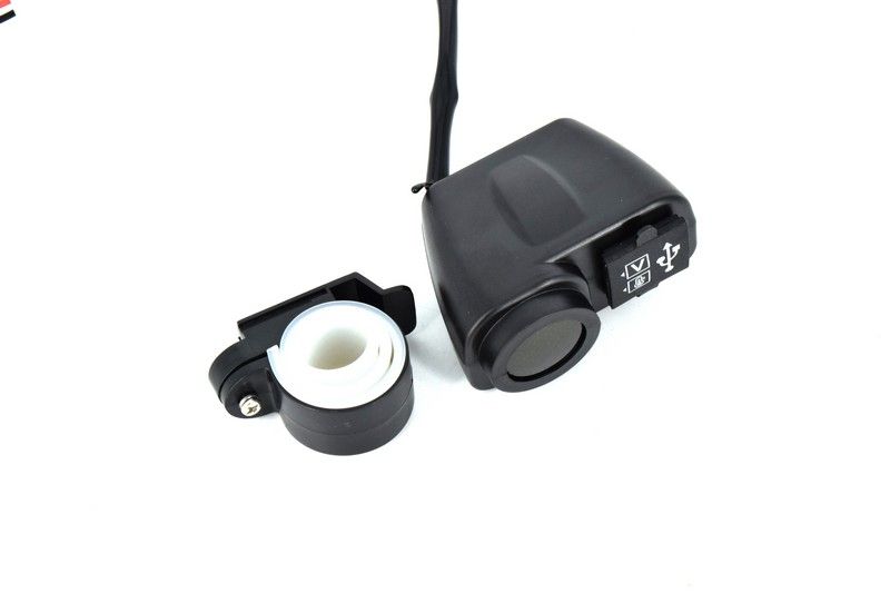 Voltmetru moto 12V + termometru + mufa USB