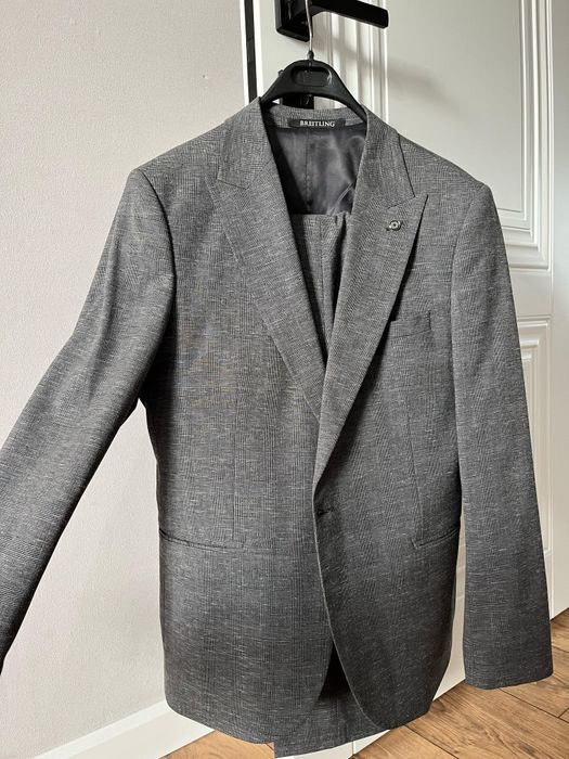 Срочно продам Пиджак тройка