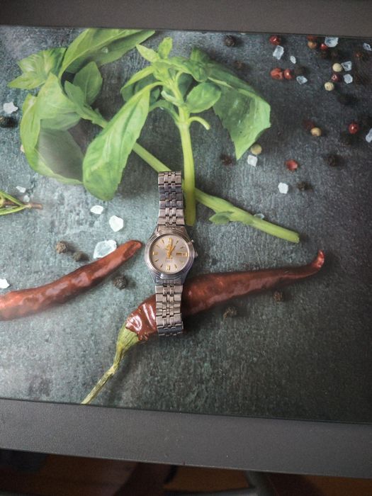 Часовник Orient  Cristal 21 камъка