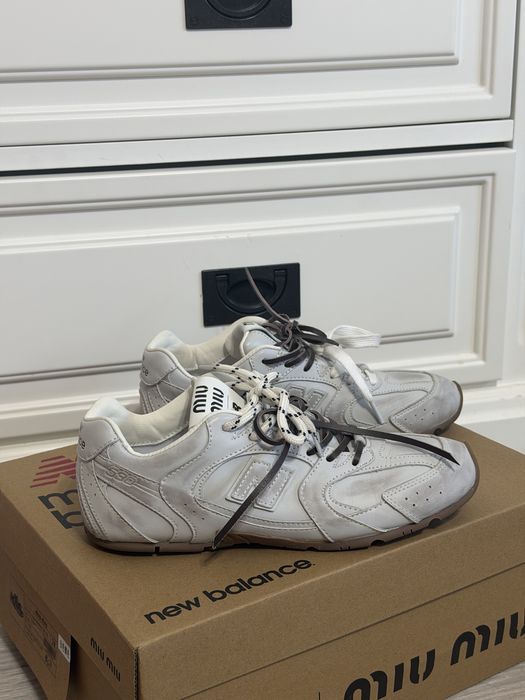 Adidasi New Balance x Miu Miu
