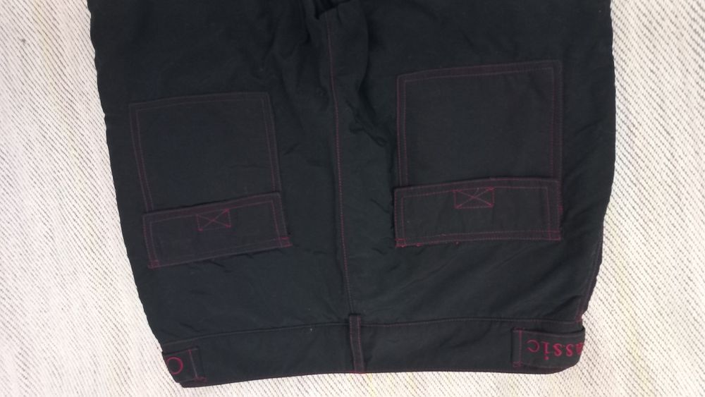 Продам штаны фирменные.