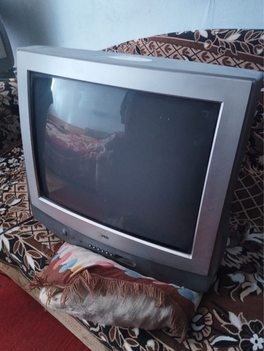 Продам телевизор