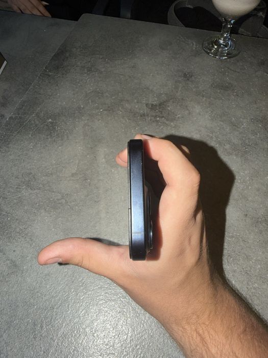 Vand iphone 15 pro 128 gb impecabil fara socuri