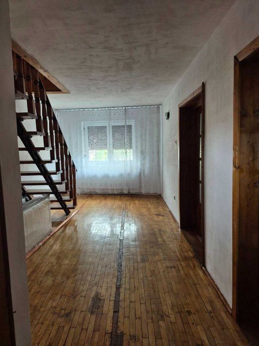 Spațiu de închiriat – 96mp - etaj 1 și masardă, zona UTA Vlaicu