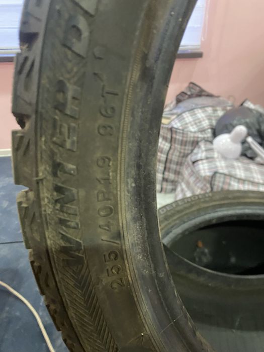 Продам шины зимный размер 255/40 R19