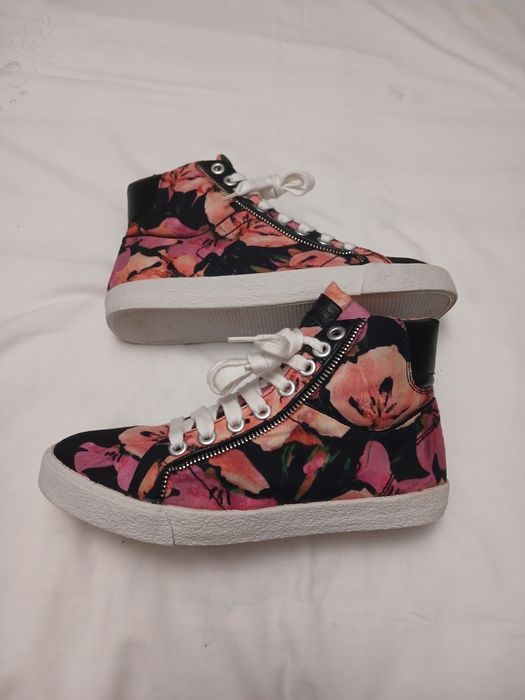 Sneakers Stradivrius, model floral deosebit, nr.39