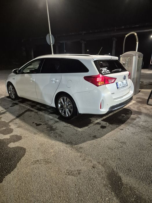 Toyota Auris 1.8 Benzina+Hybrid (baterie nouă)