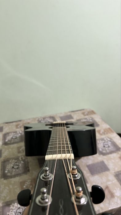 Gitara sotiladi srochna