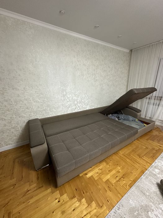 Продам угловой диван трансформер