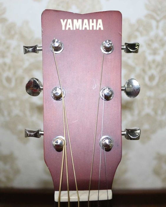 Акустическая уменьшенная гитара YAMAHA JR 2 TBS + оригинальный чехол.