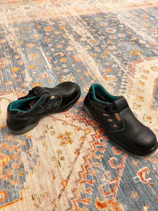 Продаю рабочую обувь