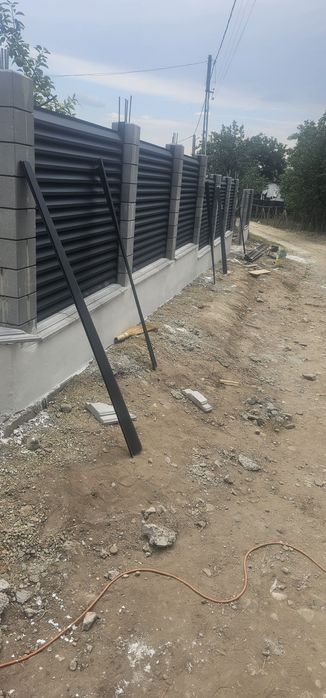 Garduri din panouri tip jaluzea,sipca metalică, plasa bordurata, tabla