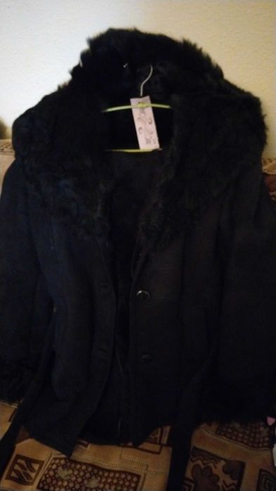 Cojoc NOU, blana naturala, negru,  guler gluga, mărimea 40-42