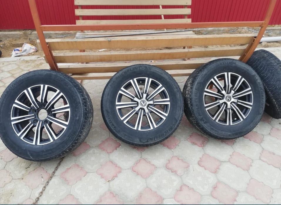 4 диск R18 қысқы дөңгелектерімен (орташа жағдайда)